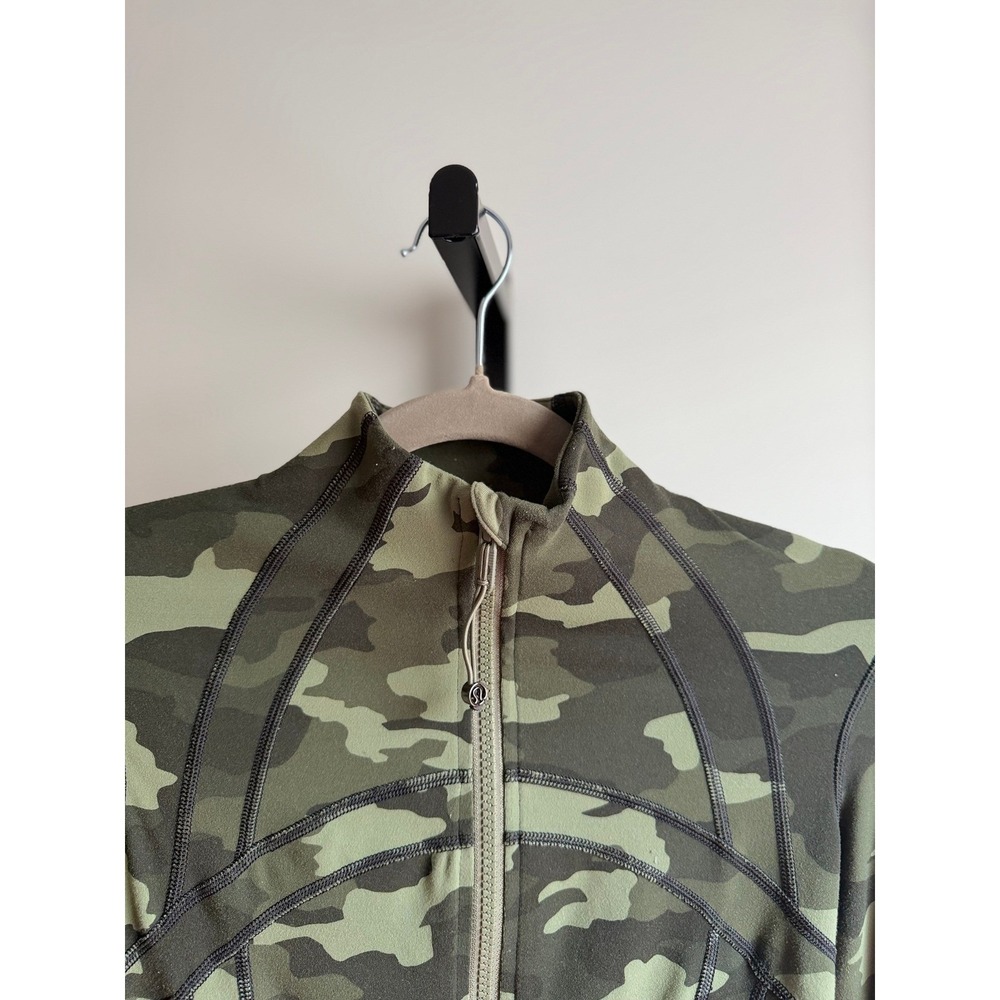 Lululemon Define Jacket *Luon – Size 4 – Heritage 365 Camo Medium Olive Multi - Picture 4 of 7